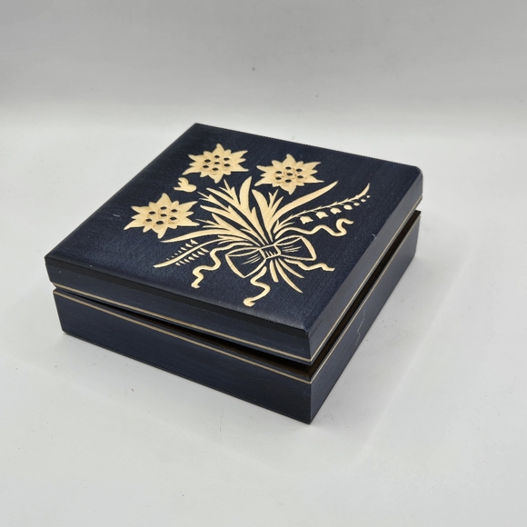 Small Hand Carved Wooden Hinged Trinket Box Flower Navy Blue, Red Velvet Poland - Picture 2 of 16